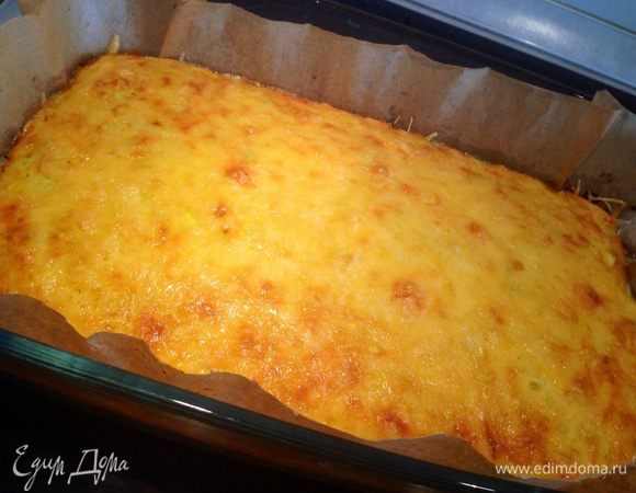 Выпекать в разогретой до 180 градусов духовке до подрумянивания (примерно 30-35 минут)...