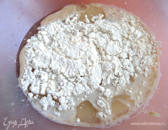 Немного муки.