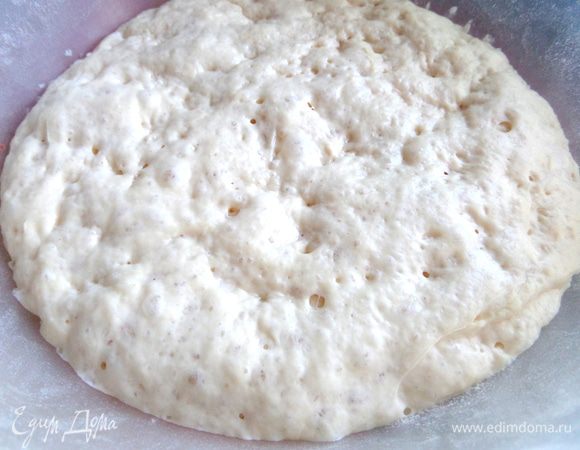 Через час тесто поработало и подросло.