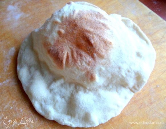 Ну и мои "киноляпы",их я отдала на растерзание первыми))) Что-то похожее на летающую тарелку получилось)))