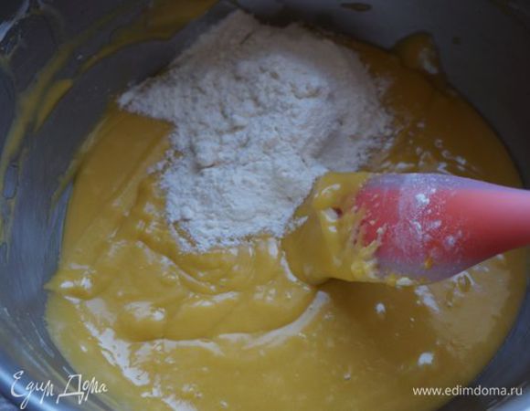 Просеиваем оставшуюся муку.