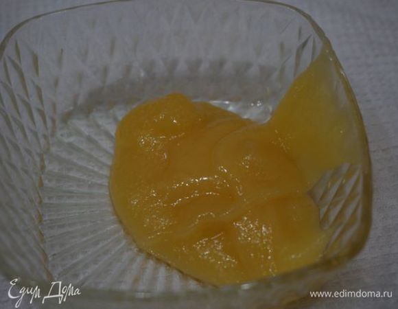 Мед растапливаем на водяной бане, охлаждаем.