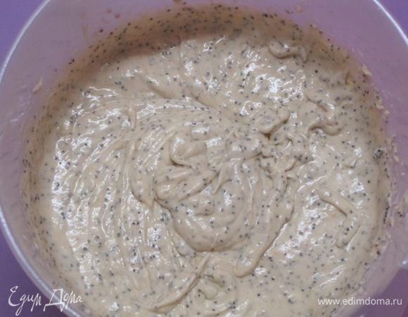 Постепенно добавить мучную смесь. Замесить тесто.