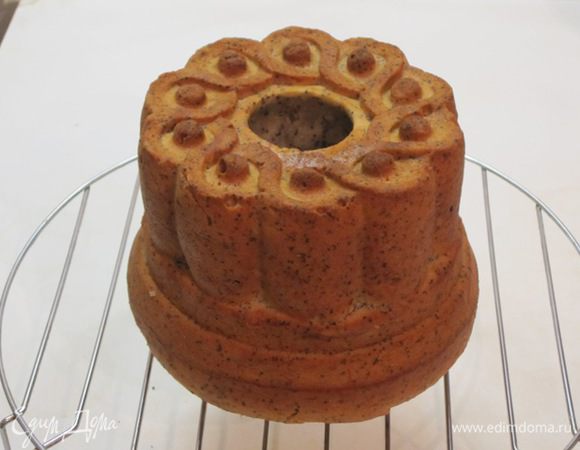 Выпекать 40 минут при 180 С. Остудить, вынуть из формы.