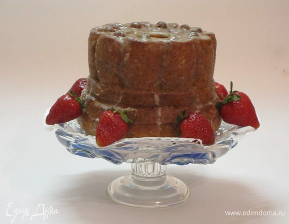 Ингредиенты для глазури перемешать. Полить кекс глазурью. Но лучше обойтись без глазури, потому что она придает кислинку кексу.  Ну, что сделано, то и сделано.