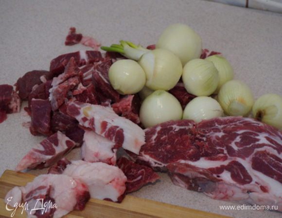 Готовим все для фарша. Главное  - свежая баранина.