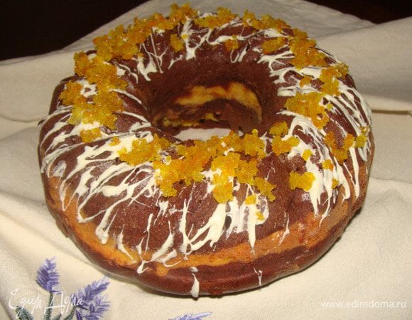 Сверху можно украсить карамельной корочкой апельсина. Как ее приготовить, я писала здесь:
http://www.edimdoma.ru/retsepty/66642-morozhenoe-duet-banana-s-apelsinom-na-10-slivkah