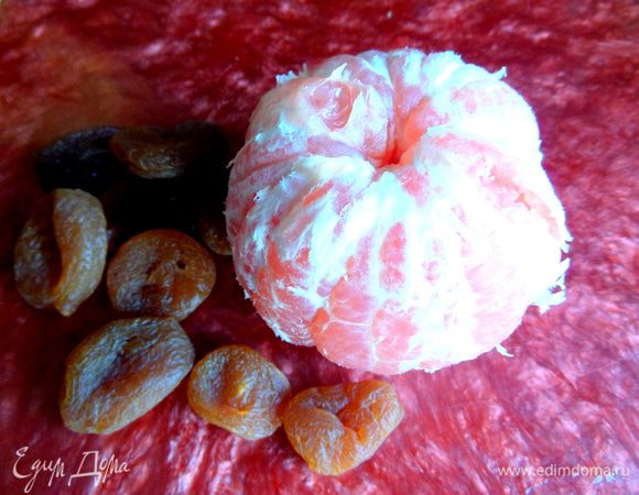 Очищаем чистый грейпфрут.