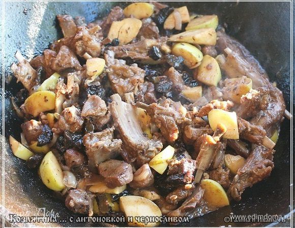 Деликатно, но качественно все перемешиваем.