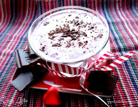 Припорошим сверху шоколадной крошкой и можно подавать)))