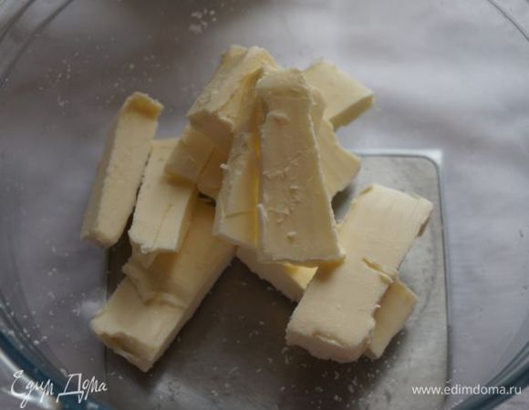 Для основы. Отмерить холодное масло.