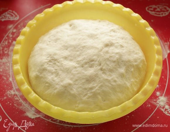 Накрыть и оставить на 1,5-2 часа, до удвоения размера.