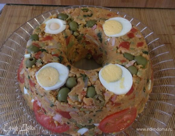 Даём немного остыть и переворачиваем на блюдо... вуаля..можно кушать!
