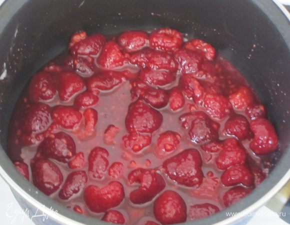 Довести до кипения и варить 2 минуты. Остудить.