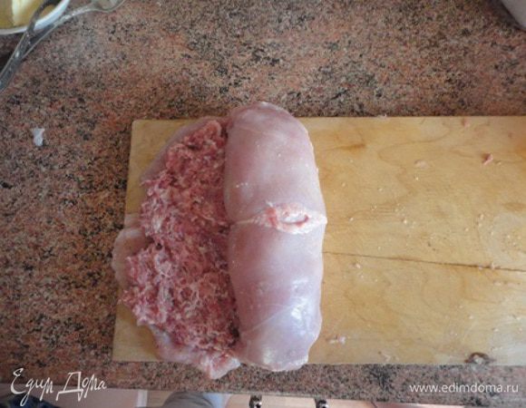 Фарш выложить на грудки, 