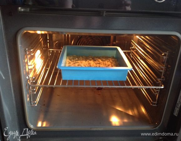 Выпекайте 25-30 минут пока не подрумянится.