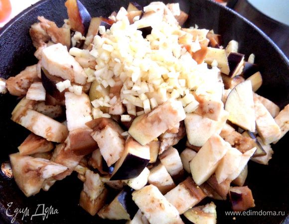 Отправим всё в сковороду...