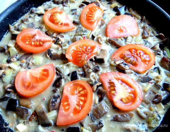 И выложить сверху на фриттату.