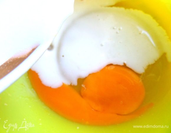 Но на этом я не остановилась..."Остапа понесло" как говорится))) Решила сделать кляр и обмакивать роллы в нём!