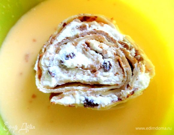 И так...обмакиваем каждый ролл в кляр с двух сторон...