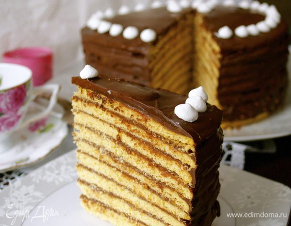 Перед подачей на стол торт предварительно достать из холодильника! Он получается ОЧЕНЬ нежный, вкусный...и такой шоколадный! Угощайтесь! 