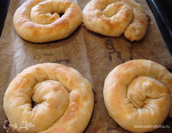 Ставим в духовку при 180 градусов минут на 30.