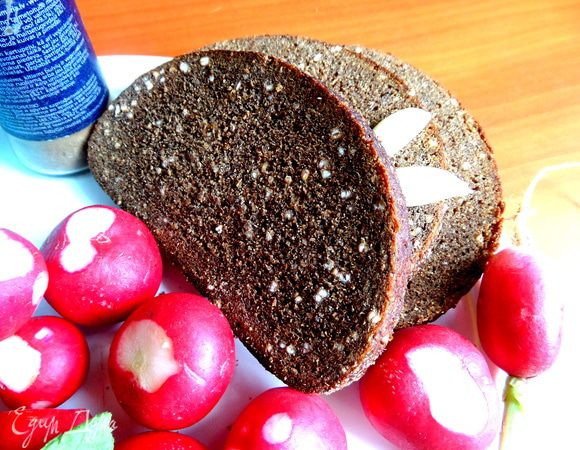 Хлеб купила чисто ржаной,без дрожжей,с вкраплениями ржаного зерна (видно светлые крапинки!).