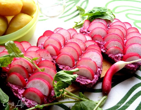 Осталось слегка припорошить свежемолотым перчиком...