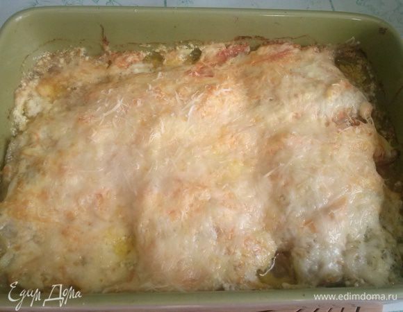 Рыбу промыть просушить.
Приготовить маринад из масла, перца , соли и дольки чеснока и 1 ч.л сока лимона. Замариновать кусочки филе на 15 мин.

