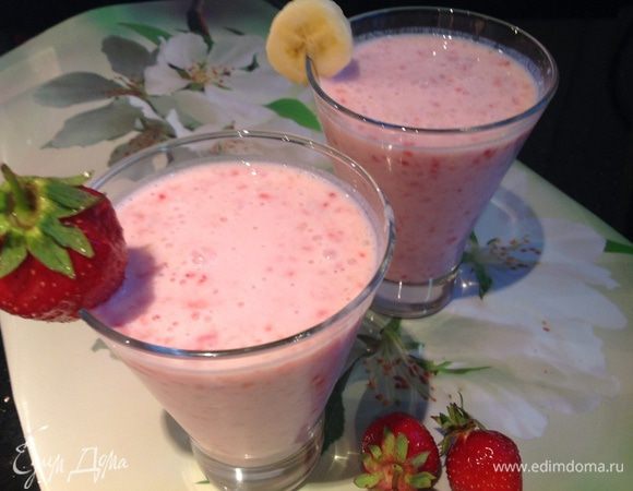 Разлейте по стаканам, украсьте по желанию...