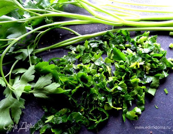 Петрушку порубить.