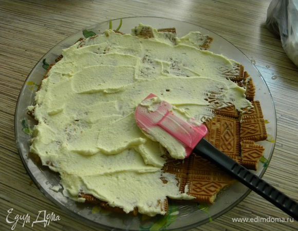 Сверху крем.