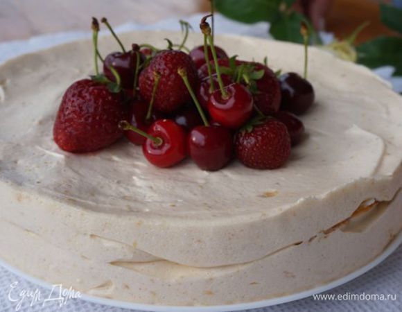 Украсить свежими ягодами и тертым шоколадом (по желанию). Хочу предупредить: не ожидала, но абрикос и шоколад дают необыкновенно привлекательный аромат! 