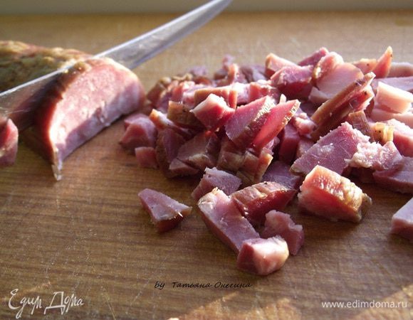 Ветчину (мясо, язык…) нарезаем соломкой.