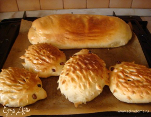 Мне нравится готовить разнообразно и поэтому и булочки и рулет, рулет с маком, оч.вкусный.
Начинка оч.вкусная сама не ожидала сочетание просто фантастическое, необычно.