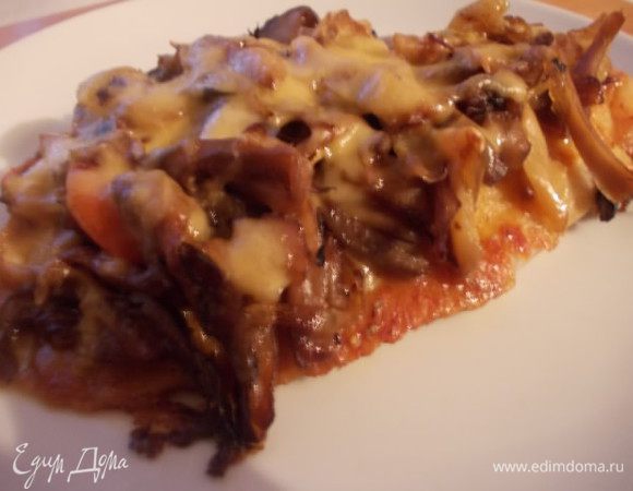 Добавляем сверху тертый сыр и отправляем запекаться на 20 минут при 220С.