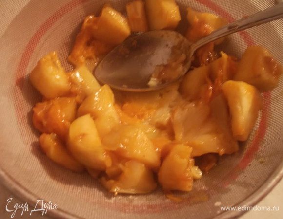 Протереть через сито.