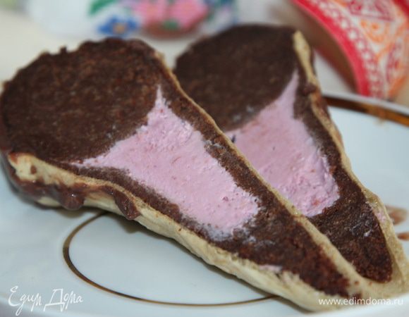 Угощайтесь и приятных вам мгновений! С праздником детства! 