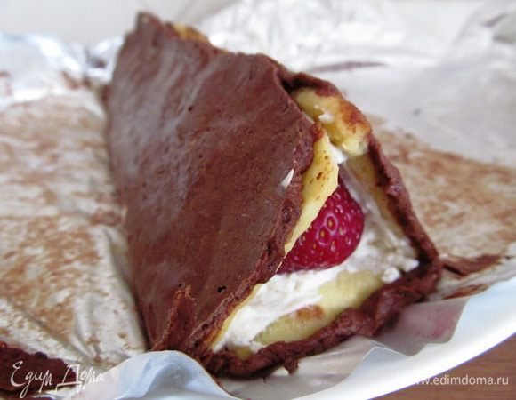 Теперь аккуратно поднимаем «стеночки» печенья вверх, соединяем. Ставим в морозилку на 2 часа. 
Печенье достаем и разрезаем острым ножом печенья толщиной в 0,5-1 см. Ставим в холодильник. Через несколько часов зовем гостей, завариваем ароматный кофе, кушаем и слушаем комплименты.)))
