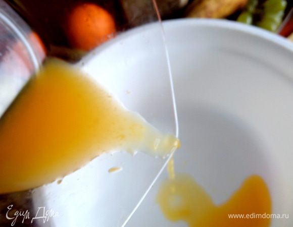 Сливаем в чашу.