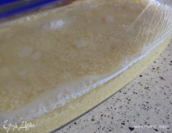 Накрыть крышкой и оставить на 5-10 минут.