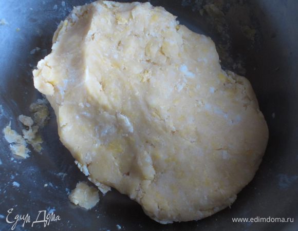 ..... и замесить тесто.