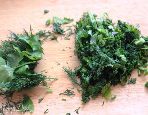 И другую зелень. Набор зелени можно регулировать по своему вкусу.