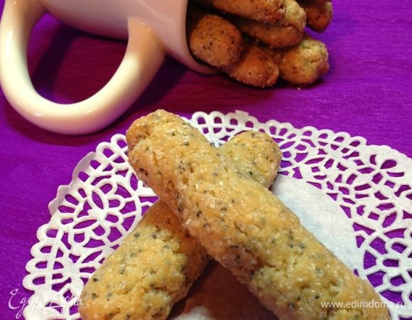 Достать из духовки, дать остыть и можно приступать к чаепитию!!
Палочки получаются хрустящими и вкусными!!
Угощайтесь!!