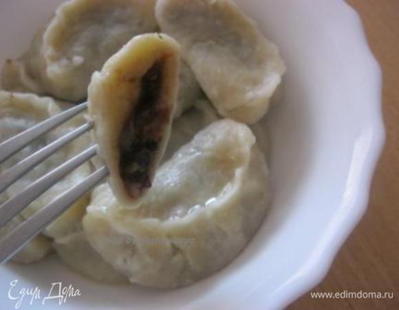 Подавать , полив растопленным маслом или сметаной.
Приятного аппетита:)