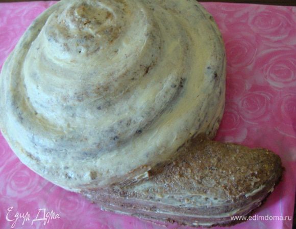 Хвост сделать из крошки от остатков шоколадного и медового бисквитов.