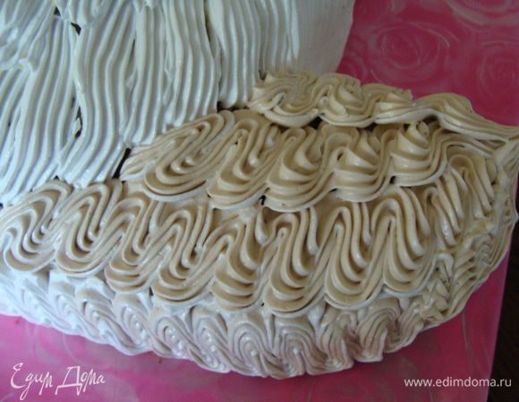Хвост украсила с помощью этой же насадки, только волнообразно.