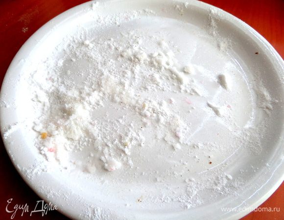 Через некоторое время поднимаю накрытое блюдо...и вижу такую картину))))