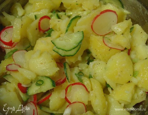 Вот такой яркий, аппетитный салатик получается. Сочный, нежный, шёлковой консистенции. Приятного аппетита!