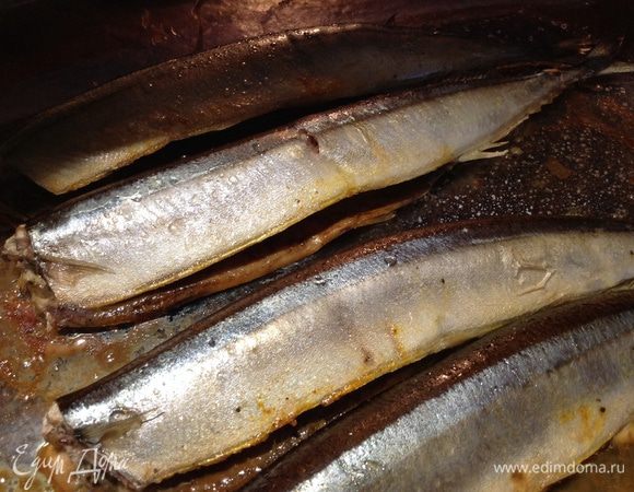 Запекать в духовке (у меня стеклянная форма с крышкой, но можно и в фольге) при 190 градусах 20-30 минут.